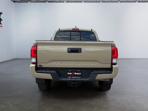 Used 2017 Toyota Tacoma TRD Sport w/ Tow Package (A/T) AWD/4WD image 14