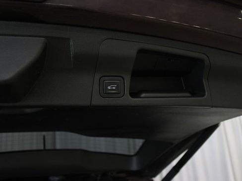 Used 2017 GMC Acadia SLE w/ Driver Alert Package I FWD image 33