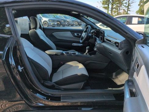 Used 2025 Ford Mustang GT RWD image 12