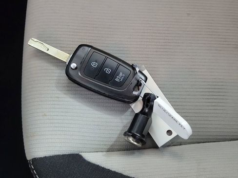 Used 2023 Hyundai Venue SEL FWD image 26