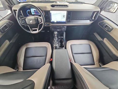 Used 2023 Ford Bronco Wildtrak AWD/4WD image 14