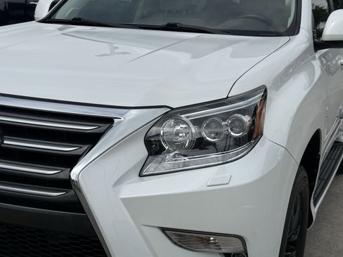 Used 2019 Lexus GX 460 Premium w/ Premium Package AWD/4WD image 11