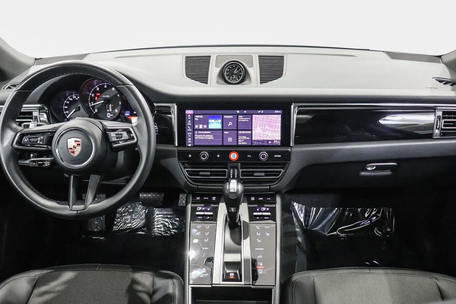 Used 2024 Porsche Macan AWD/4WD image 13