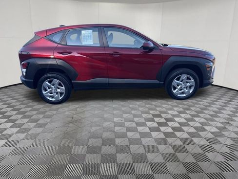 Used 2025 Hyundai Kona SE AWD/4WD image 4