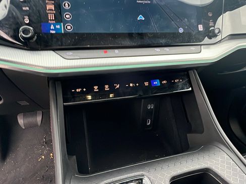 Used 2024 Jeep Wagoneer Launch Edition image 33