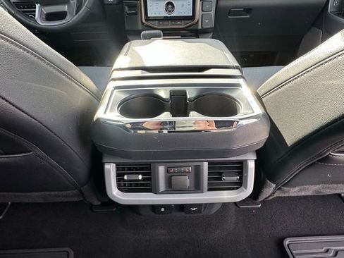 Used 2024 Ford F150 Lightning Lariat image 31