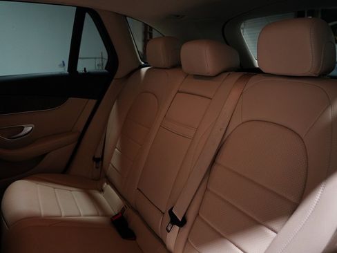 Used 2020 Mercedes-Benz GLC 300 4MATIC image 18