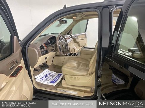 Used 2011 Chevrolet Tahoe LTZ RWD image 10