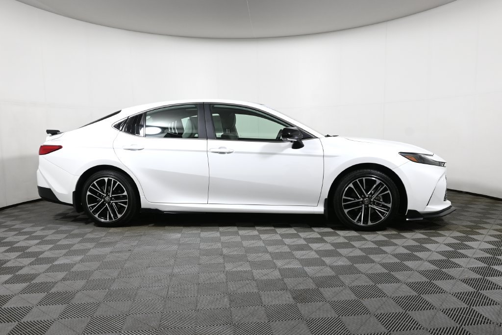 Used 2026 Toyota Camry XLE w/ Premium Plus Package AWD/4WD image 8