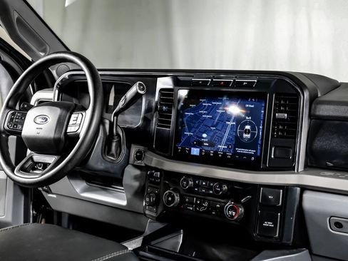 Used 2024 Ford F250 XLT w/ Black Appearance Package AWD/4WD image 23