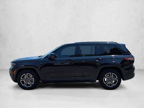 Used 2023 Jeep Grand Cherokee Trailhawk w/ Advanced Protech Group II AWD/4WD image 9