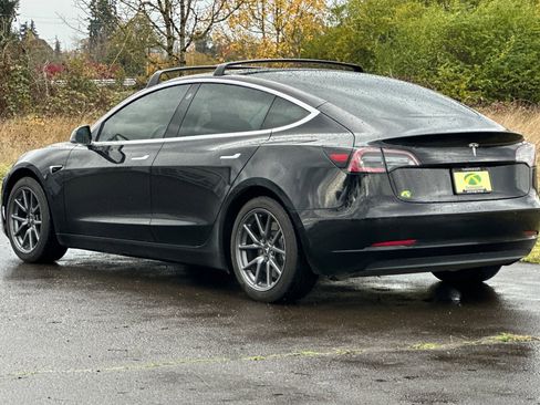 Used 2018 Tesla Model 3 Mid Range image 6