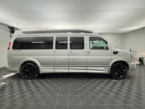 New 2025 GMC Savana 2500 Extended w/ Driver Convenience Package image 5