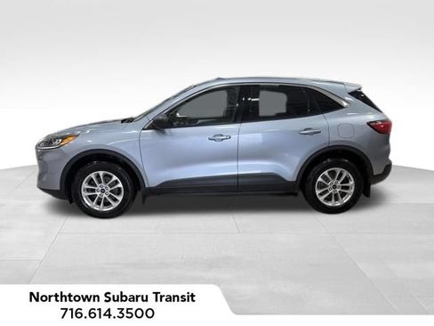 Used 2022 Ford Escape SE w/ Convenience Package AWD/4WD image 2