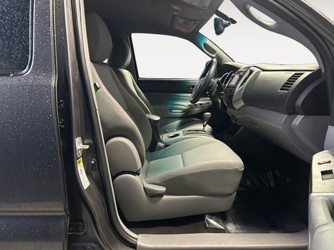 Used 2013 Toyota Tacoma PreRunner w/ SR5 Pkg image 10