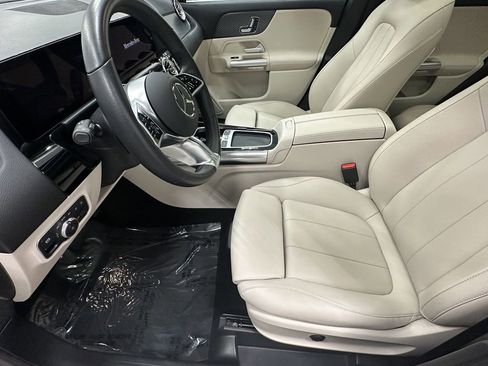 Certified 2025 Mercedes-Benz GLA 250 image 9