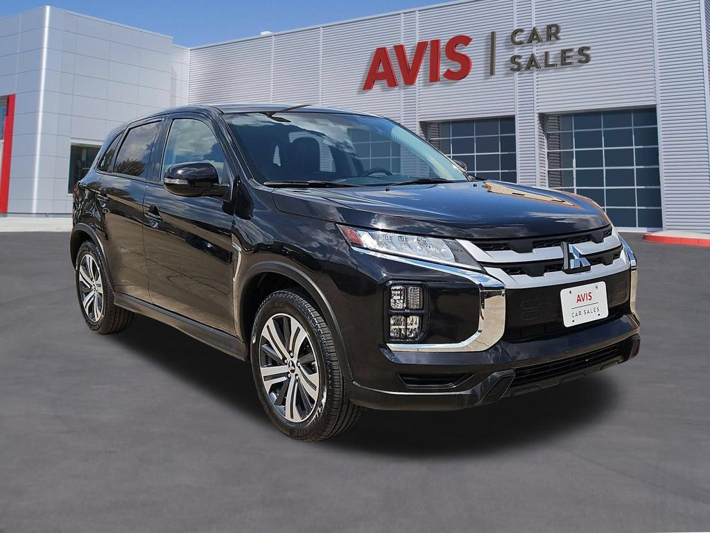 Used 2025 Mitsubishi Outlander Sport SE AWD/4WD image 3
