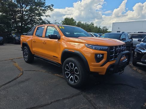 New 2025 GMC Canyon AT4 w/ Nightfall Edition image 30