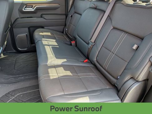 Used 2024 Chevrolet Silverado 1500 High Country w/ High Country Premium Package AWD/4WD image 36