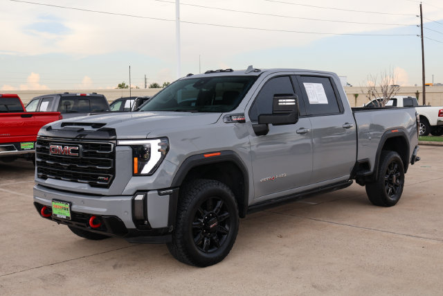 Used 2024 GMC Sierra 2500 AT4 w/ AT4 Premium Plus Package AWD/4WD image 3