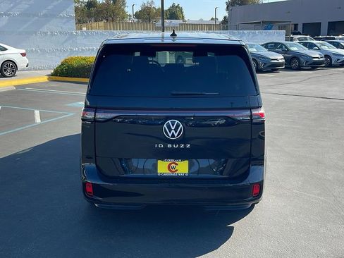 New 2025 Volkswagen ID. Buzz Pro S image 8