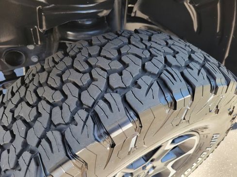 Used 2023 Jeep Wrangler Unlimited Rubicon 4xe w/ Steel Bumper Group AWD/4WD image 29