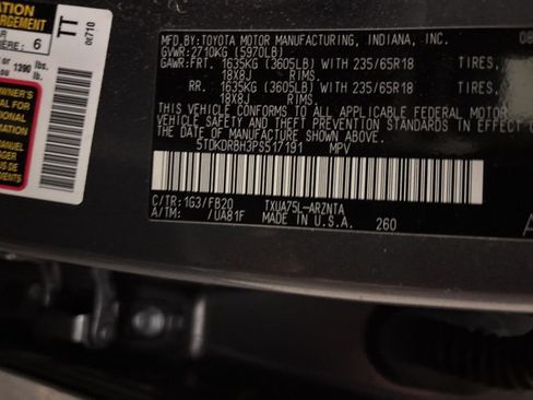 Used 2023 Toyota Highlander LE AWD/4WD image 13