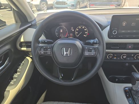 Certified 2025 Honda HR-V LX image 10