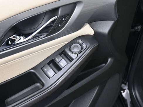 Used 2023 Chevrolet Traverse LS image 16