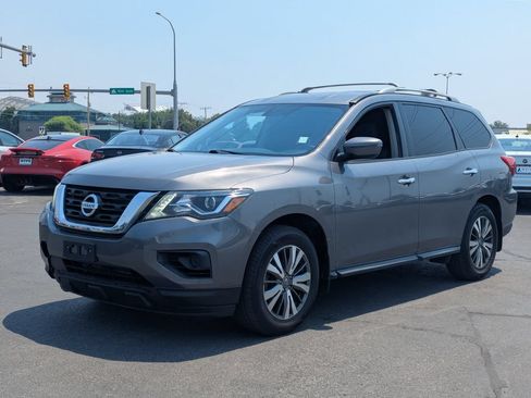 Used 2019 Nissan Pathfinder S FWD image 9