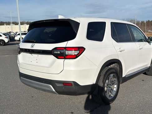 Used 2025 Honda Pilot EX-L image 6