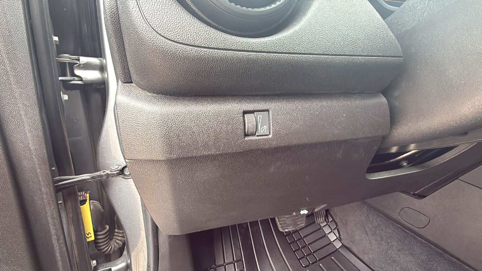 Used 2023 Chevrolet Colorado W/T RWD image 12