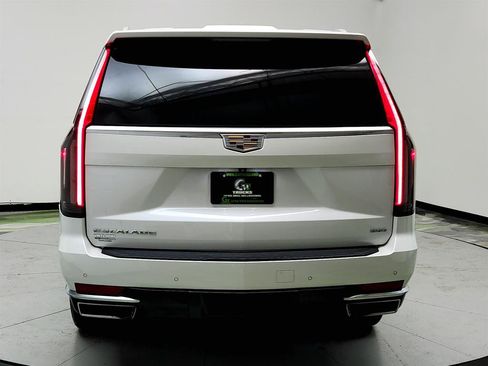 Used 2022 Cadillac Escalade ESV Luxury image 6