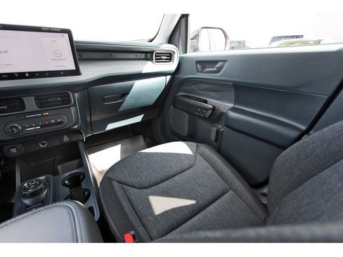 Certified 2025 Ford Maverick XLT w/ Black Appearance Package image 12