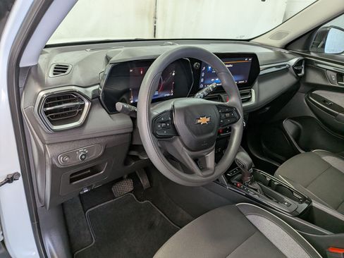 Used 2024 Chevrolet TrailBlazer LS w/ LS Convenience Package AWD/4WD image 18