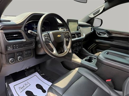 Used 2022 Chevrolet Suburban LT w/ LT Signature Package RWD image 24