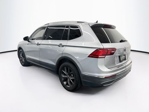 Used 2024 Volkswagen Tiguan SE FWD image 5