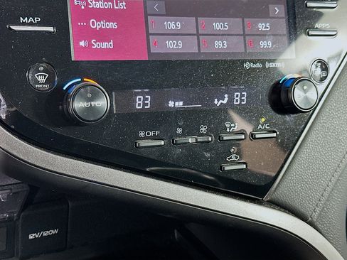 Used 2020 Toyota Camry XSE image 23