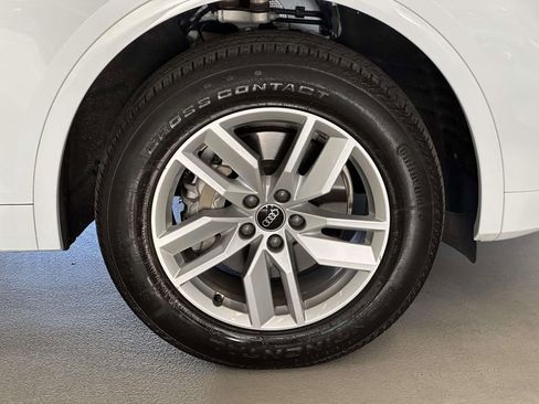 Used 2023 Audi Q5 2.0T Premium w/ Convenience Package AWD/4WD image 8