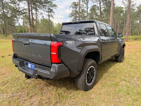 Used 2024 Toyota Tacoma TRD Off-Road AWD/4WD image 5