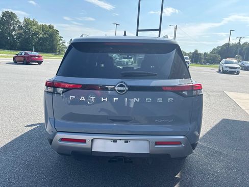 Used 2025 Nissan Pathfinder Platinum FWD image 8