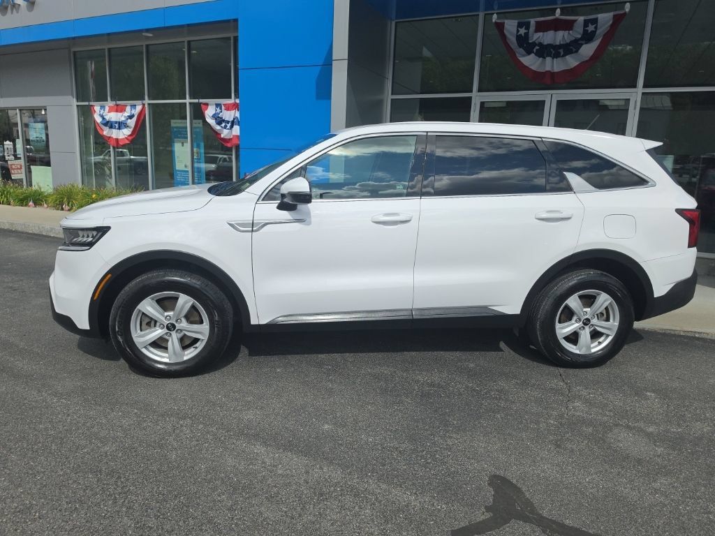 Used 2021 Kia Sorento LX AWD/4WD image 3