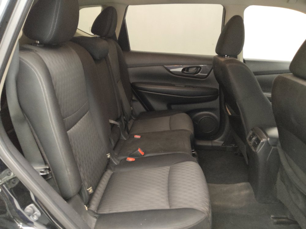 Used 2020 Nissan Rogue S FWD image 19