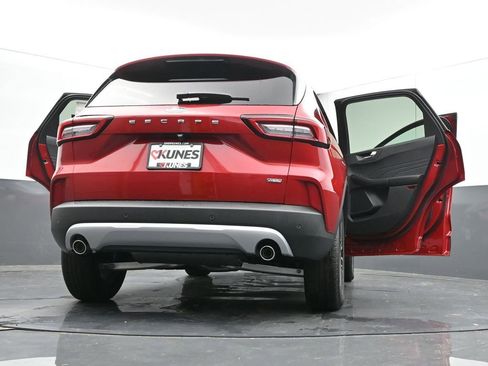 New 2025 Ford Escape SE image 68