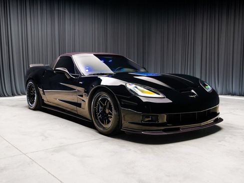 Used 2009 Chevrolet Corvette ZR1 w/ Preferred Equipment Group RWD image 16