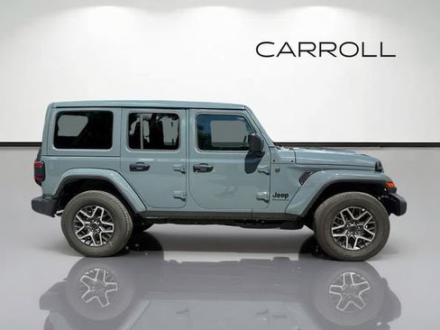 Used 2026 Jeep Wrangler Unlimited Sahara AWD/4WD image 2
