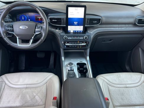 Used 2020 Ford Explorer Platinum w/ Premium Technology Package image 13