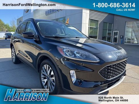 Certified 2022 Ford Escape Titanium w/ Class II Trailer Tow Package image 1