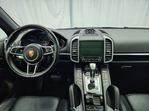 Used 2017 Porsche Cayenne AWD/4WD image 26