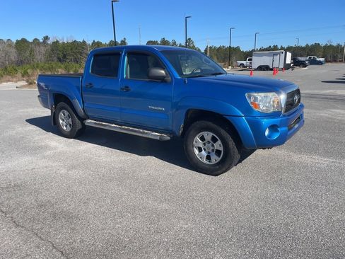 Used 2011 Toyota Tacoma PreRunner w/ TRD Off-Road Pkg image 11